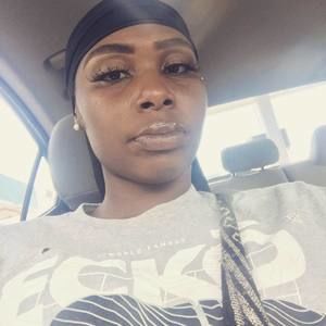 Meet your Posher, Monique